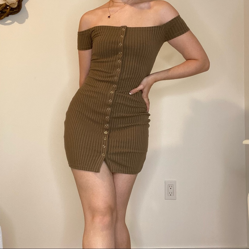 Off the shoulder Mini Dress Size Small